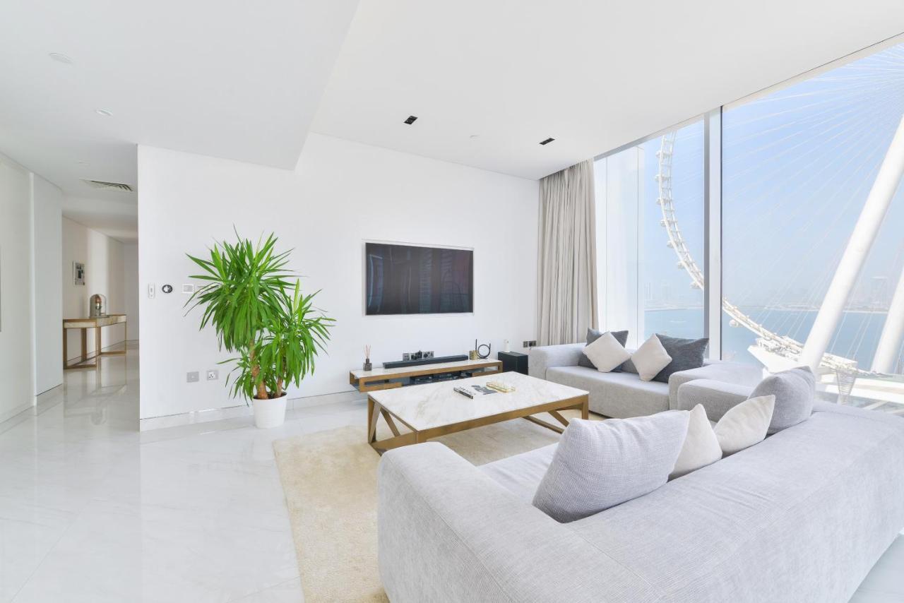 Spectacular 3 Bedroom Condo With Maids Room Facing The Dubai Eye Kültér fotó