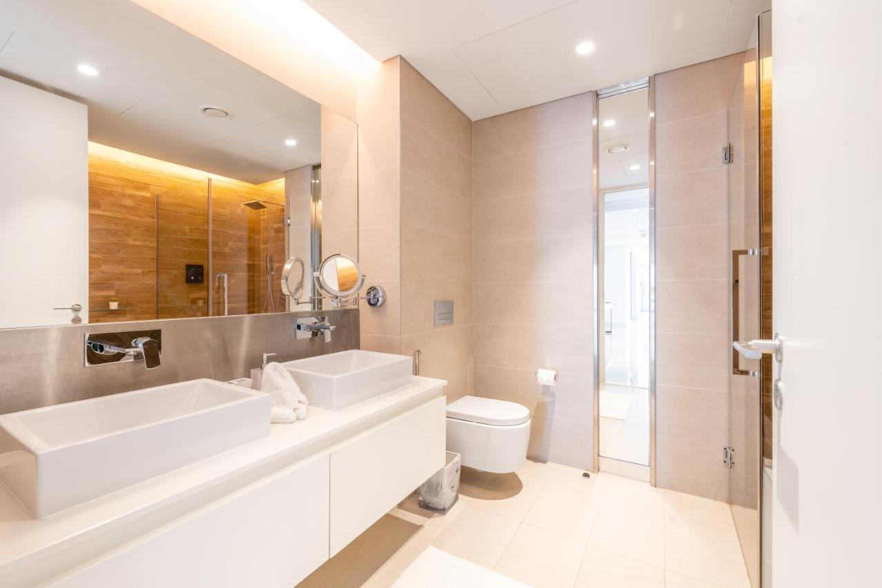 Spectacular 3 Bedroom Condo With Maids Room Facing The Dubai Eye Kültér fotó