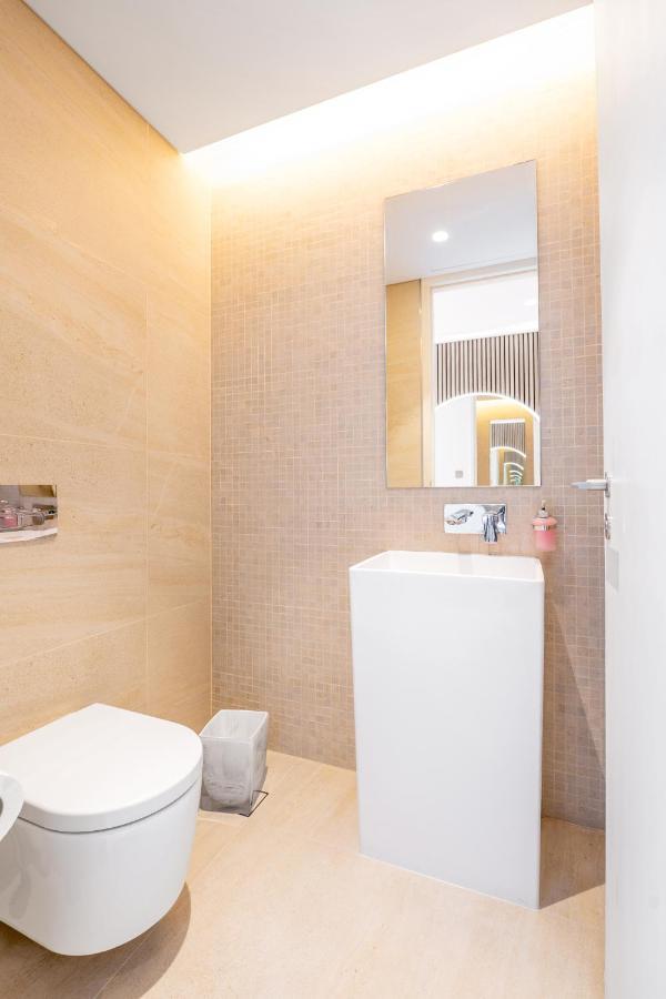Spectacular 3 Bedroom Condo With Maids Room Facing The Dubai Eye Kültér fotó